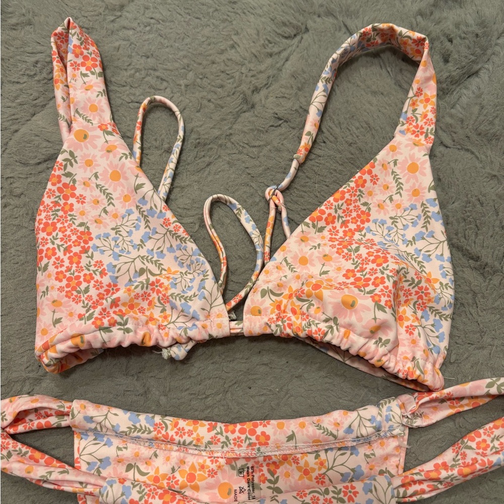SHEIN Bikini - Picture 2 of 4